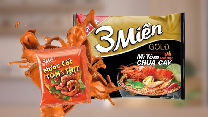 Mì 3 Miền tôm chua cay đặc biệt đột phá với gói nước cốt từ tôm và thịt hầm nhiều giờ là lựa chọn món ngon hoàn hảo bất kể sáng trưa chiều tối.