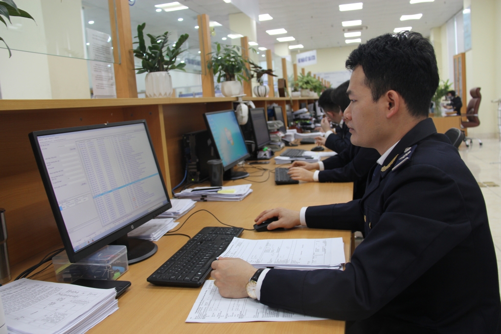 Số thu của Hải quan Hải Phòng đóng góp quan trọng vào tổng thu ngân sách trên địa bàn. Ảnh (tư liệu): T.Bình.