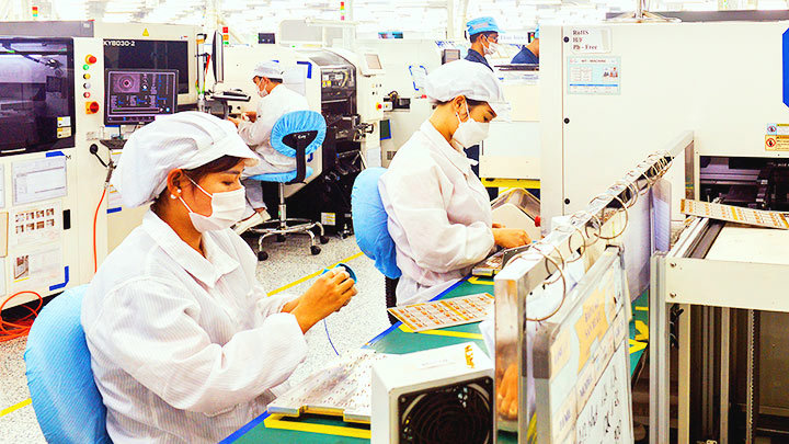 Xuất khẩu sẽ khả quan hơn khi các doanh nghiệp khôi phục sản xuất, kinh doanh. Ảnh: Phan Thái Sơn
