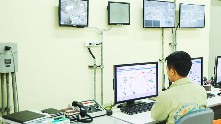 Các doanh nghiệp sản xuất năng lượng tái tạo vẫn chưa được bán điện trực tiếp. Ảnh: Nguyệt Anh
