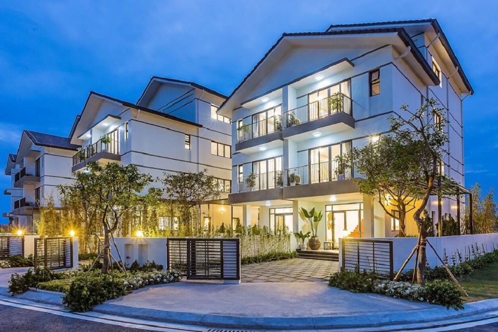 Các căn nhà vườn Long Cảnh tại Vinhomes Thăng Long có thiết kế gần gũi với thiên nhiên, không gian rộng thoáng, hoàn hảo