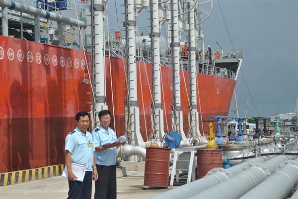 Nhiên liệu thừa chứa trong phương tiện vận tải tự hành NK vào Việt Namkhông thuộc đối tượng chịu thuế Tiêu thụ đặc biệt. Nguồn: PV.