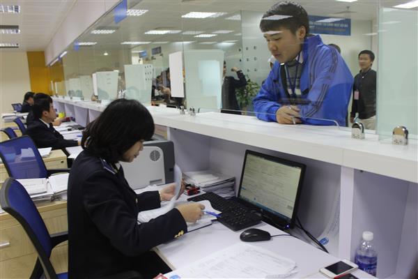 Hoạt động nghiệp vụ tại Chi cục Hải quan cửa khẩu sân bay quốc tế Nội Bài. Nguồn: PV.
