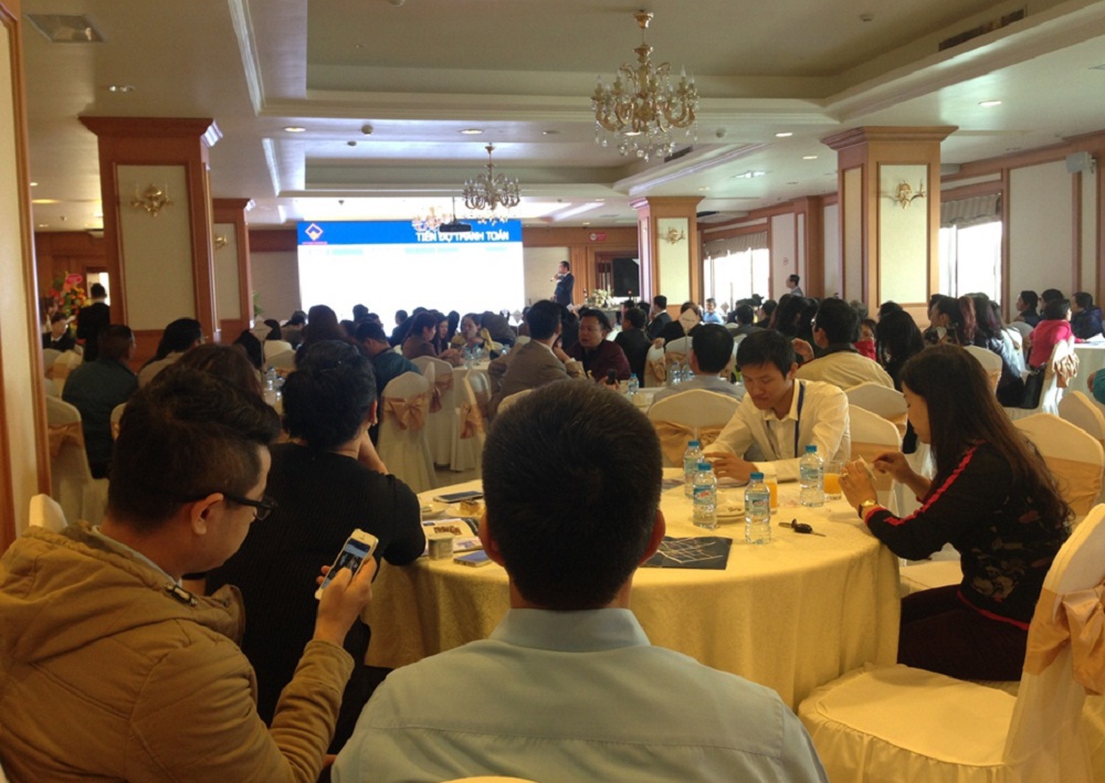 Đông đảo khách hàng tham gia sự kiện mở bán chính thức Vietduc Complex