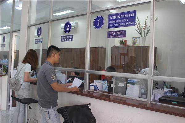 Thực hiện dịch vụ công DN không phải đến cơ quan Hải quan nộp hồ sơ. Nguồn: PV.