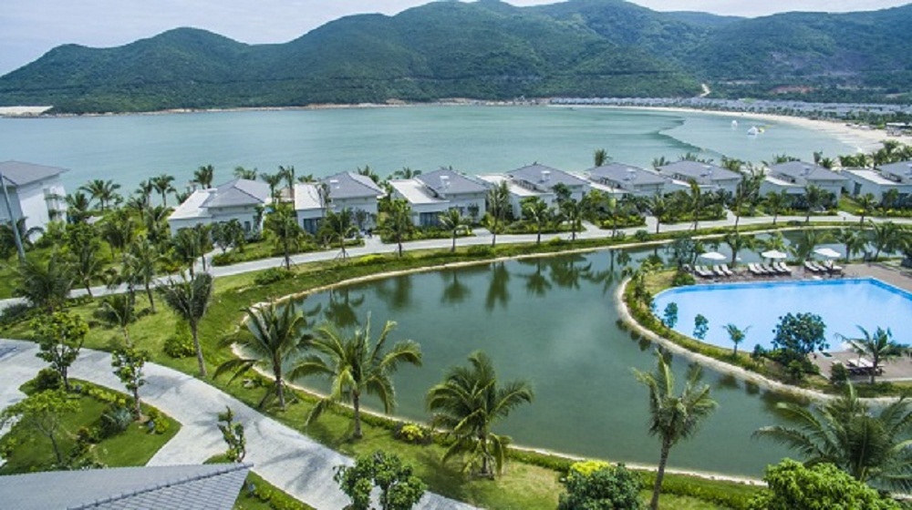 Đảo Hòn Tre được thừa hưởng đầy đủ điều kiện tự nhiên vô cùng thuận lợi của Nha Trang.