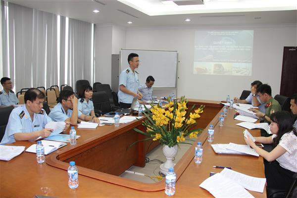 Quang cảnh buổi họp Tổ soạn thảo sáng 19/4/2017. Nguồn: PV.