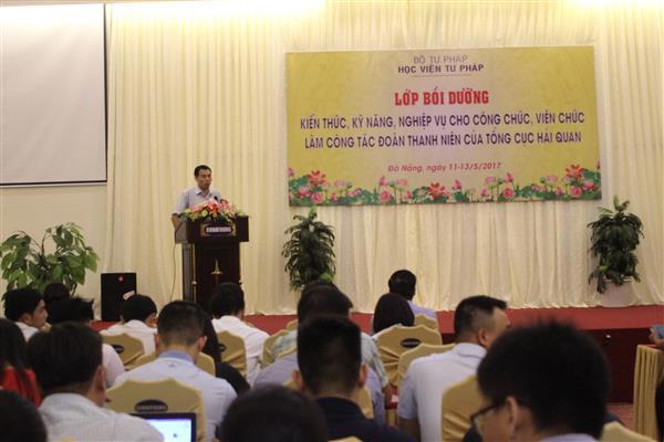 CBCC hải quan được trau dồi kiến thức, kỹ năng, phương pháp tổ chức hoạt động đoàn. Nguồn: PV.