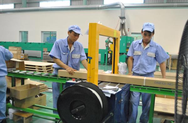 Hoạt động sản xuất tại Công ty TNHH EIDAI (KCN Đồng Văn- Hà Nam). Nguồn: PV.