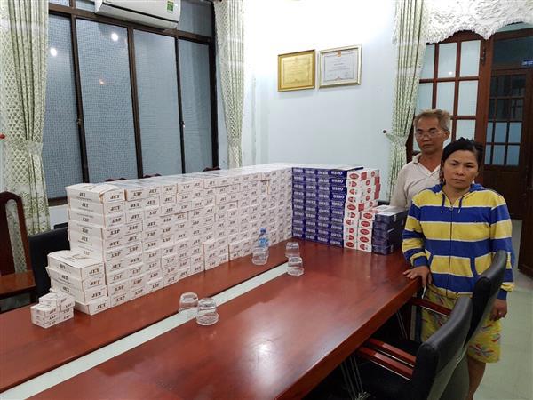 Đối tượng và tang vật vụ vi phạm do Chi cục HQ Mộc Bài bắt giữ. Nguồn: PV.