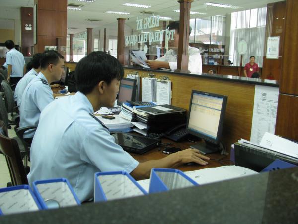 CBCC Cục Hải quan Bà Rịa-Vũng Tàu giải quyết thủ tục cho doanh nghiệp. Nguồn: PV.