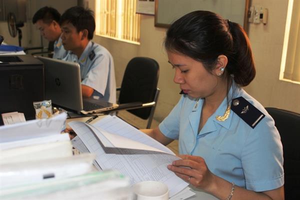 Hoạt động nghiệp vụ tại Chi cục hải quan cảng Cái Lân. Nguồn: PV.