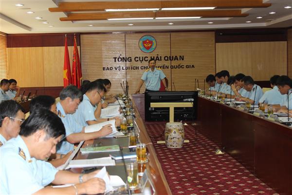 Tổng cục trưởng Nguyễn Văn Cẩn phát biểu chỉ đạo tại buổi làm việc. Ng