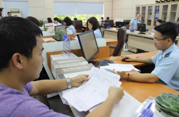 Hoạt động nghiệp vụ hải quan tại Chi cục Hải quan cửa khẩu quốc tế Móng Cái, Cục Hải quan Quảng Ninh. Nguồn: PV.