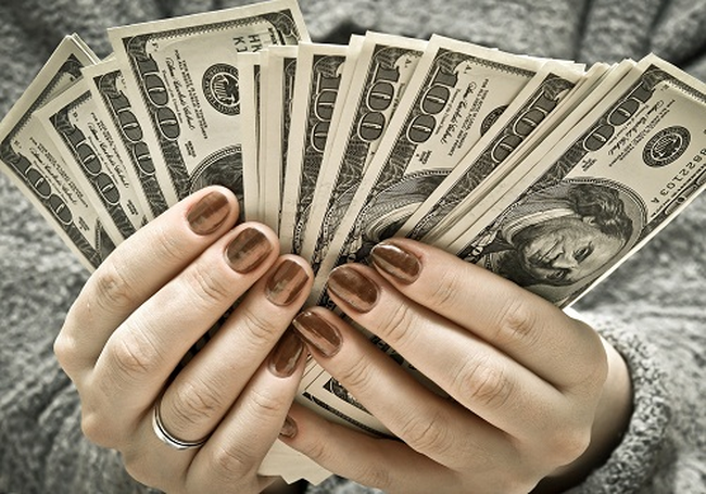 Tất cả mọi người đều mắc sai lầm về tiền bạc trong một vài giai đoạn trong cuộc đời. Nguồn: internet