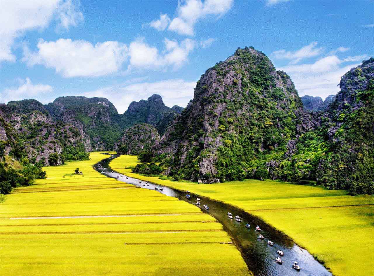 Khép lại hành trình đầy thử thách của năm 2021, bước vào năm 2022, chúng ta thêm một lần xây chắc niềm tin vào khát vọng mạnh giàu của dân tộc, đất nước.