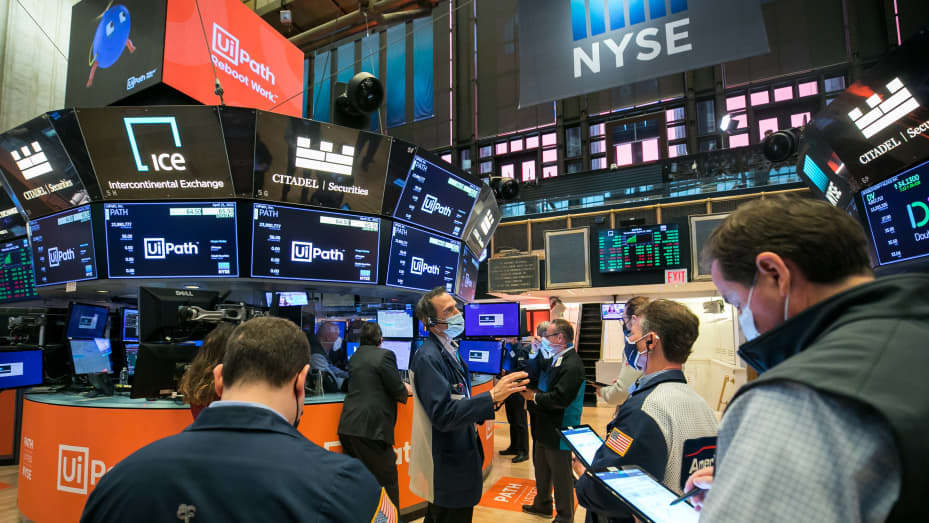 Chứng khoán Mỹ đảo chiều trước thềm cuộc họp của FED. Ảnh: Reuters.