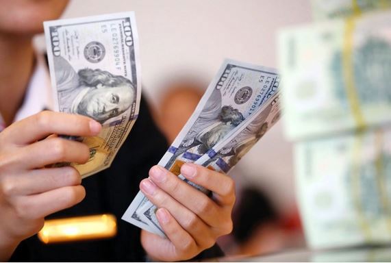 Các doanh nghiệp cần theo dõi sát diễn biến tỷ giá để có những giải pháp linh hoạt.