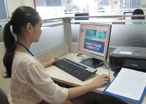 Ngành Thuế tạo điều kiện thuận lợi hơn cho người nộp thuế qua việc cung cấp dịch vụ thuế điện tử. Nguồn: internet