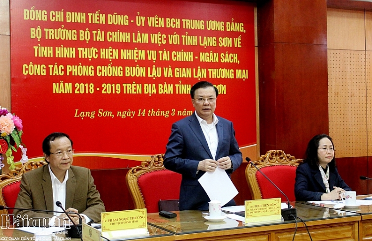 Bộ trưởng Bộ Tài chính phát biểu tại buổi làm việc. Nguồn: BHQ