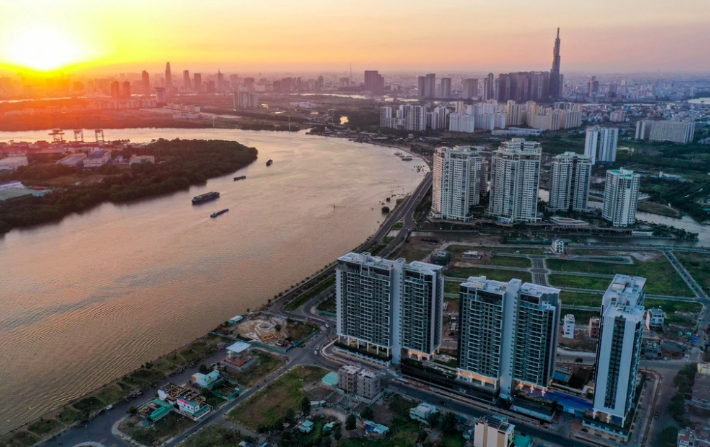 Thị trường bất động sản Việt Nam đang trong thời kỳ xấu do những khó khăn về hành lang pháp lý cũng như tác động của đại dịch. Ảnh: Quỳnh Danh.