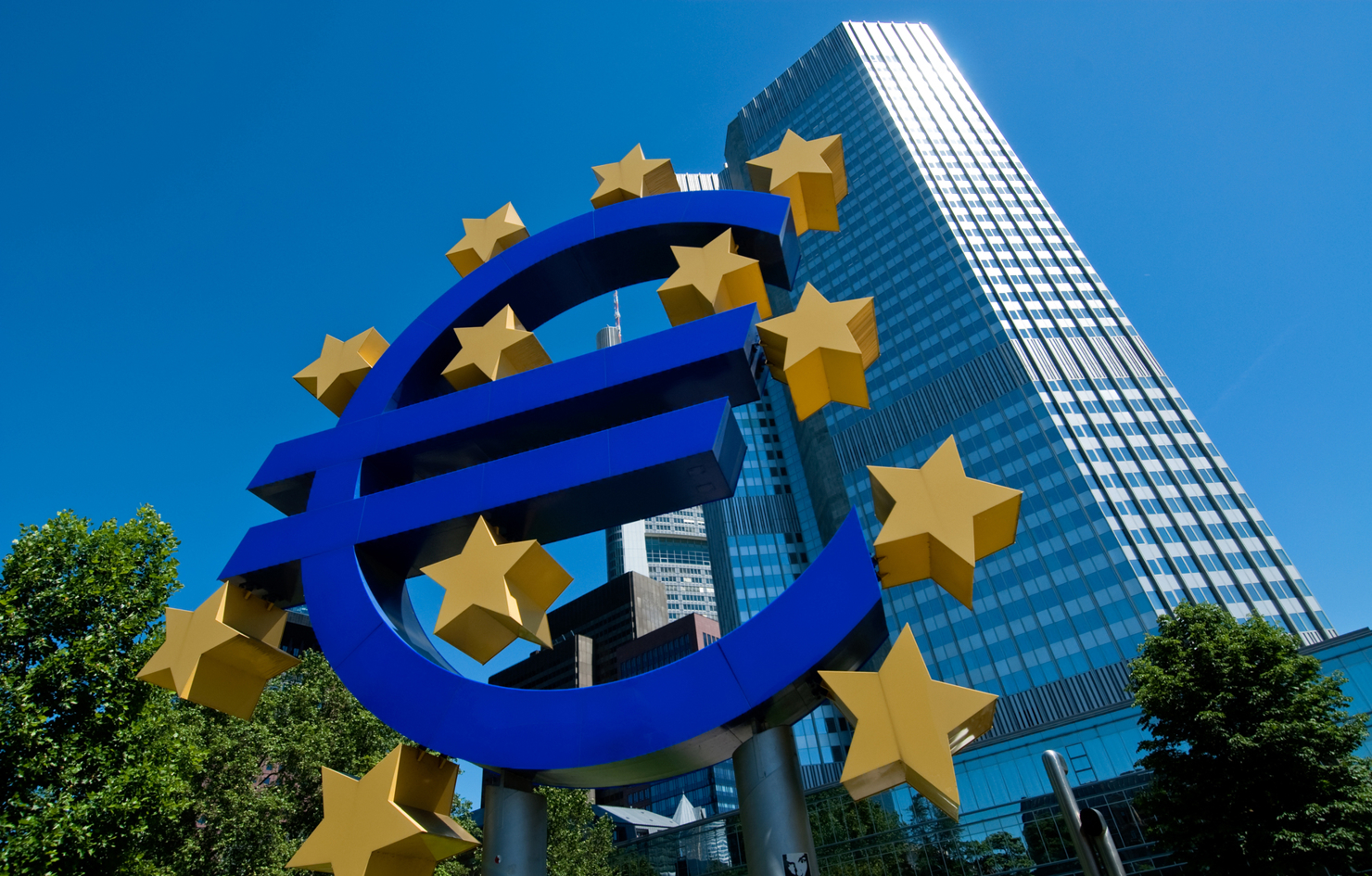 ECB sẵn sàng giảm bớt tác động của lãi suất âm. Nguồn: internet
