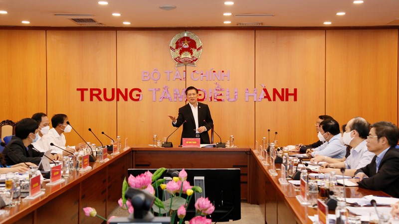 Bộ trưởng Bộ Tài chính Hồ Đức Phớc phát biểu tại cuộc làm việc.