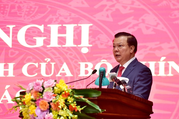 Tân Bí thư Thành ủy Hà Nội Đinh Tiến Dũng phát biểu nhận nhiệm vụ.