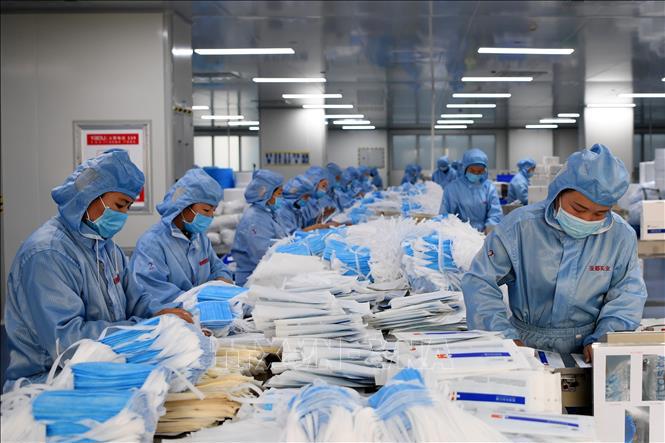Để xuất khẩu khẩu trang và quần áo bảo hộ y tế vào EU, các doanh nghiệp cần đáp ứng các tiêu chuẩn của thị trường EU, tránh sản xuất đại trà không theo tiêu chuẩn nào. Nguồn: internet