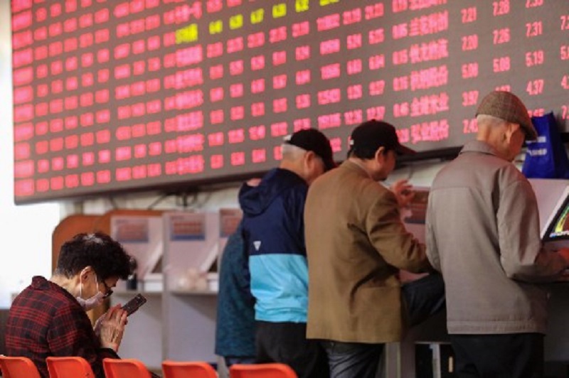 Chỉ số Shanghai Composite sáng nay 20/4 trượt nhẹ, còn chỉ số Shenzhen Composite tăng 0,268%. Ảnh: AFP