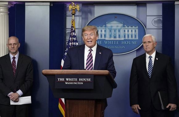  Tổng thống Donald Trump đang cố gắng để phục hồi ngành công nghiệp dầu mỏ nước này.  Ảnh: CNN 