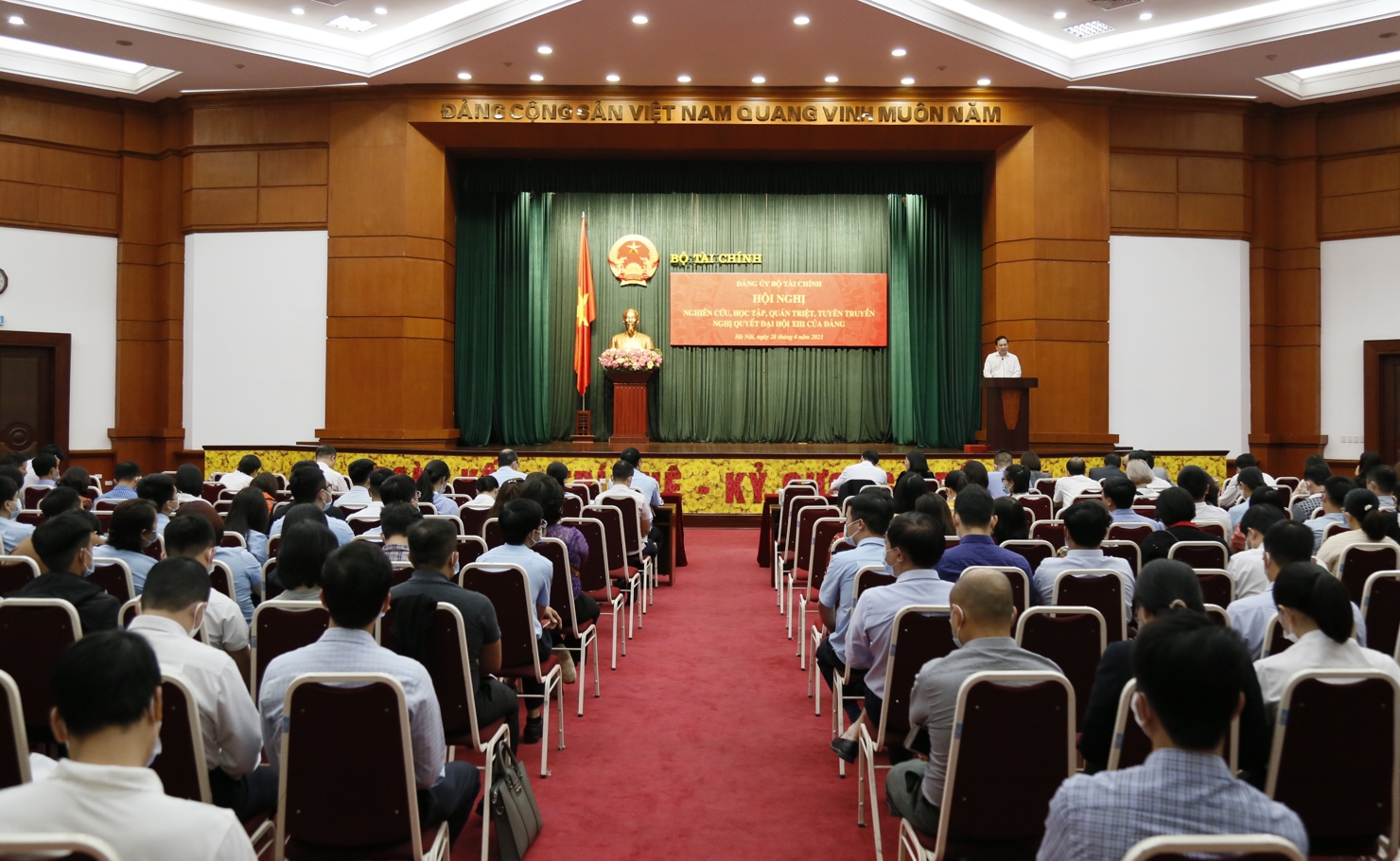 Toàn cảnh hội nghị.
