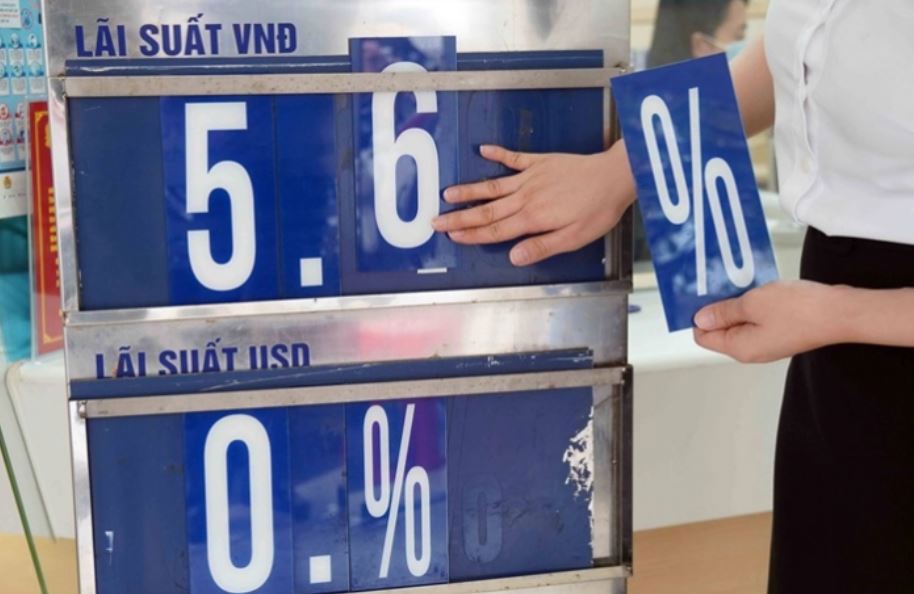 Lãi suất huy động giảm mạnh so với cùng kỳ là yếu tố then chốt giúp lợi nhuận ngân hàng quý I/2021 tăng đột biến