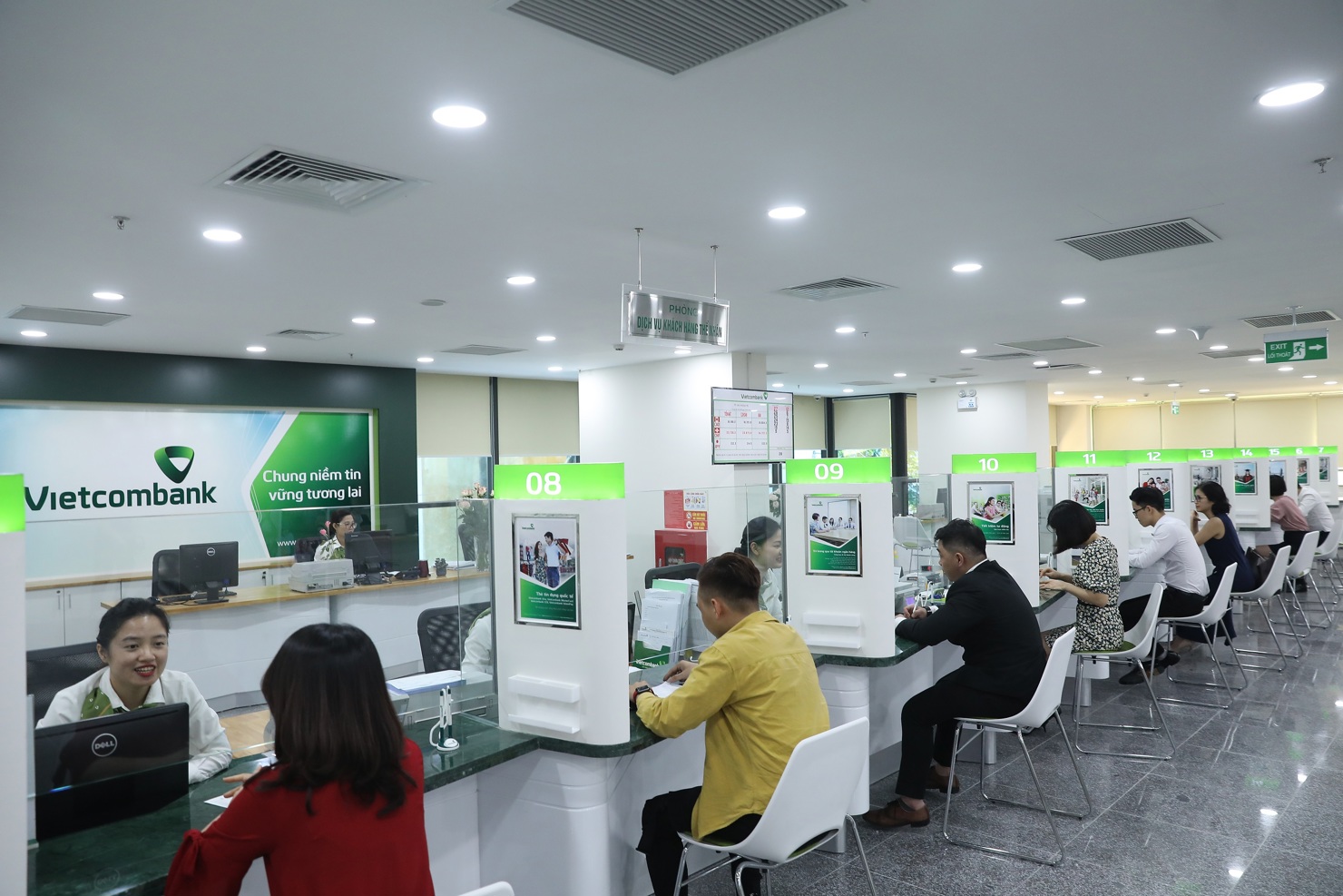 Vietcombank là một trong những ngân hàng đầu tiên trên thị trường triển khai phát hành mới và chuyển đổi thẻ Ghi nợ nội địa công nghệ từ sang công nghệ Chip không tiếp xúc.
