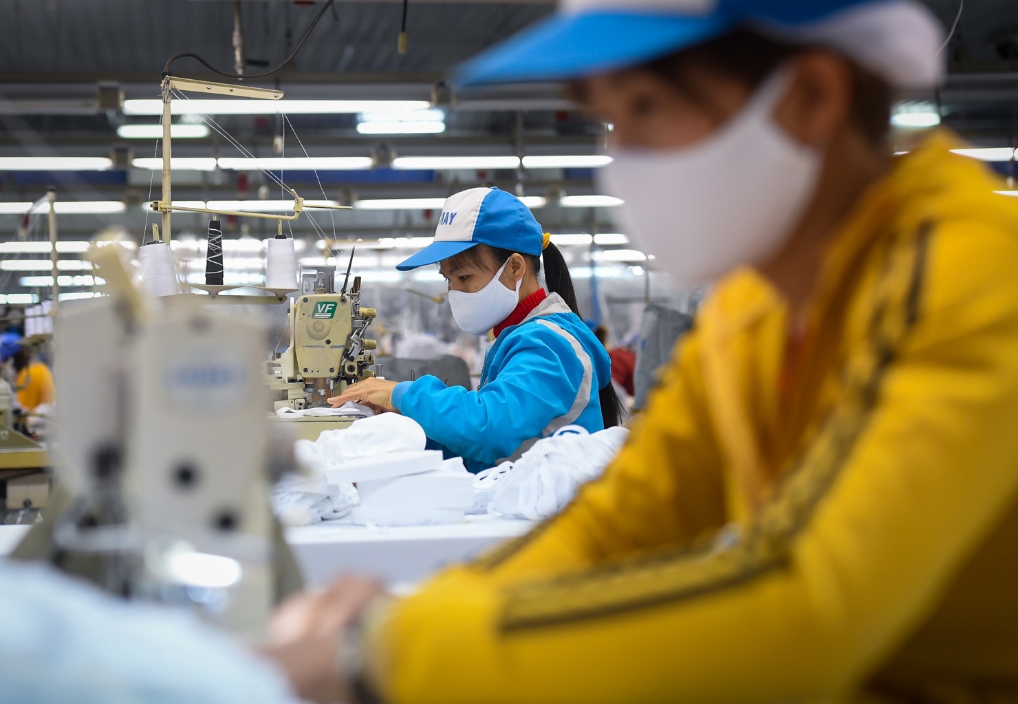 Thị trường nội địa với nhiều tiềm năng sẽ là nơi “trú ẩn” để các doanh nghiệp Việt vượt qua giông bão. Nguồn: internet