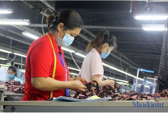  Doanh nghiệp trên địa bàn TP. Đà Nẵng đang "tăng tốc” để kịp giao đơn hàng cho khách hàng. 