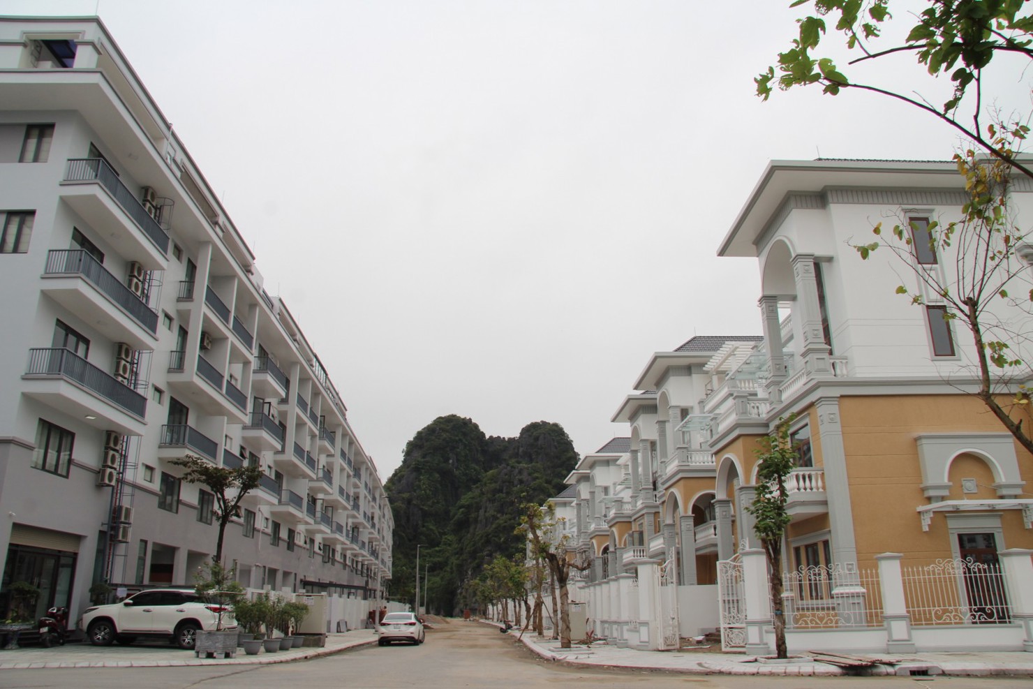 Mon Bay đang được HD Mon Hạ Long (Thuộc HD Mon Holdings) đầu tư trở thành một khu đô thị lớn và ấn tượng tại Quảng Ninh.