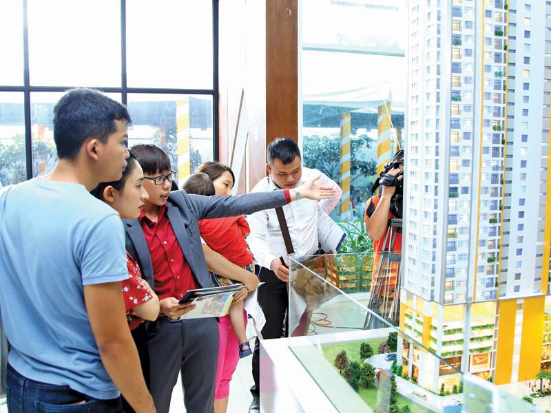 Doanh nghiệp môi giới bất động sản lại hoạt động nhộn nhịp. Nguồn: internet