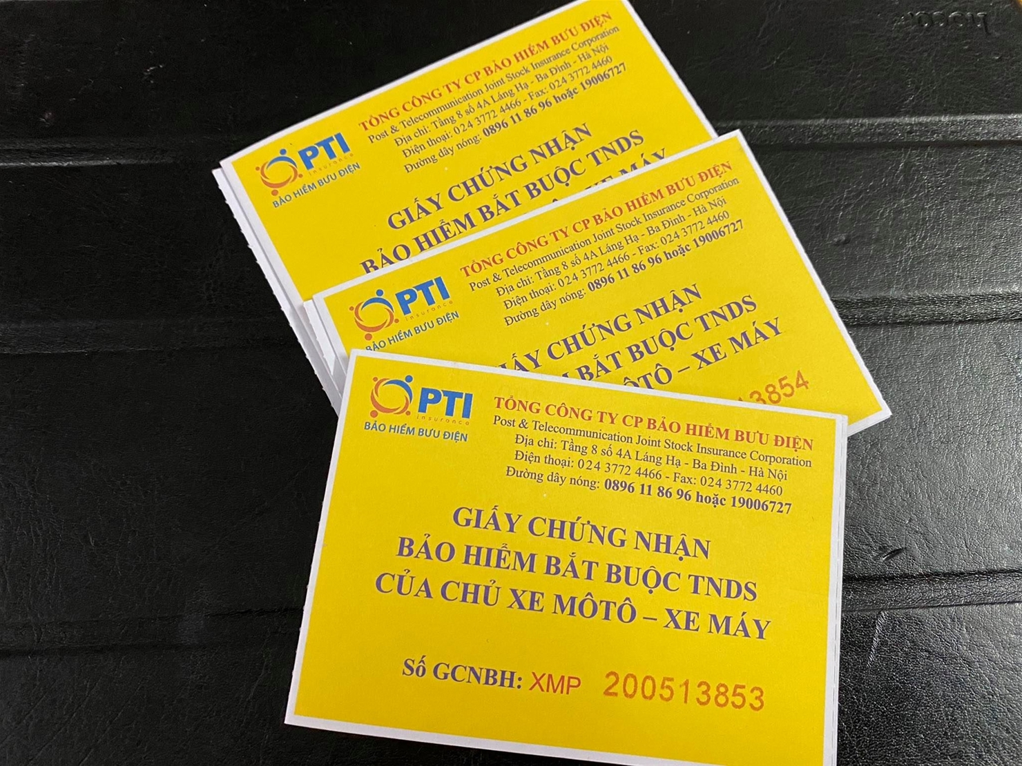 Những ngày gần đây, người dân đổ xô đi mua bảo hiểm bắt buộc trách nhiệm dân sự của chủ xe cơ giới. Nguồn: internet