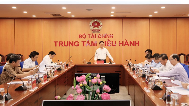 Bộ trưởng Bộ Tài chính Hồ Đức Phớc chủ trì hội nghị.