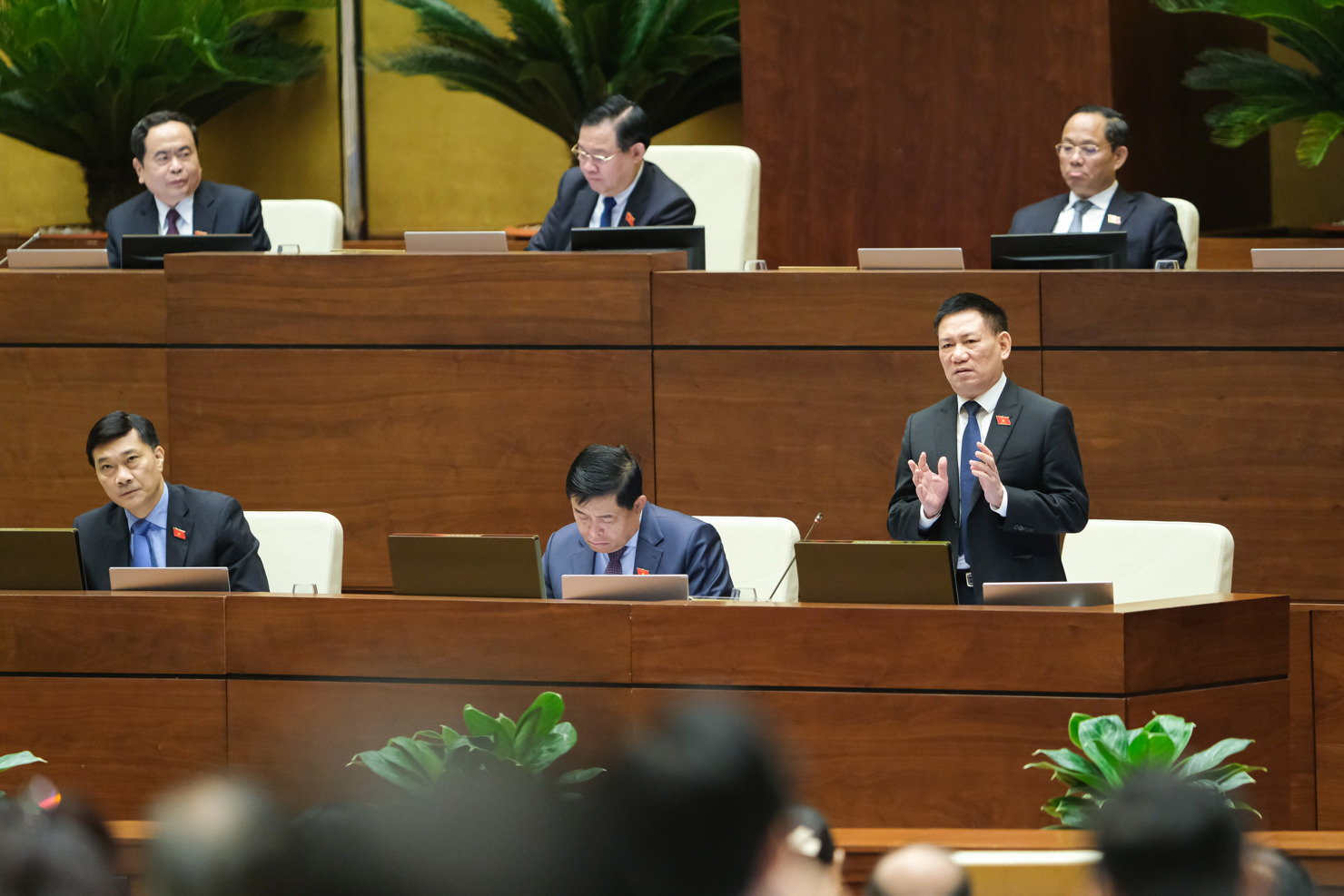 Bộ trưởng Bộ Tài chính Hồ Đức Phớc phát biểu giải trình một số nội dung đại biểu Quốc hội nêu. Ảnh: QH
