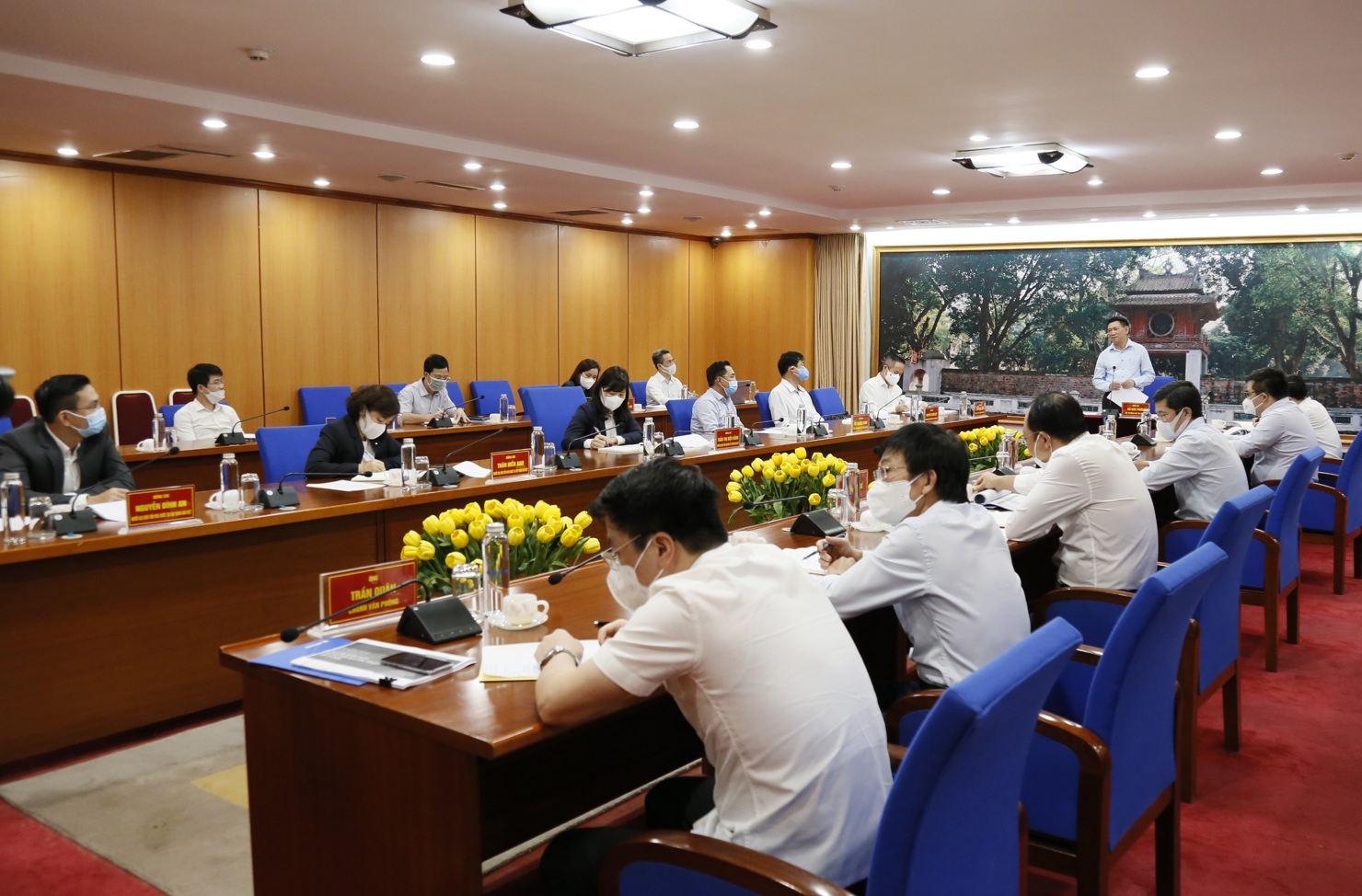 Quang cảnh buổi l&agrave;m việc.