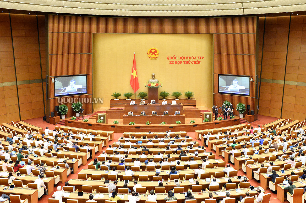 Nhiều đại biểu Quốc hội thống nhất với đề nghị của Chính phủ về chưa điều chỉnh các chỉ tiêu kinh tế - xã hội, ngân sách nhà nước năm 2020. Nguồn: QH