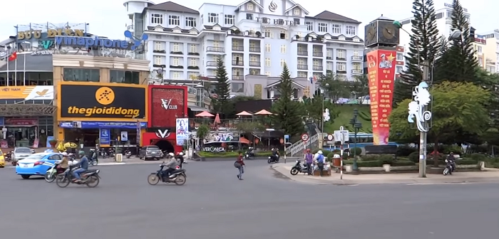 Một góc của tuyến đường Lê Đại Hành và Nguyễn Thị Minh Khai tại phường 1, TP. Đà Lạt, tỉnh Lâm Đồng.
