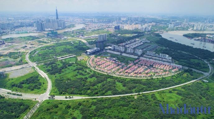  Thị trường bất động sản 6 tháng cuối năm 2021 có thể khôi phục trở lại còn phụ thuộc vào việc dịch bệnh COVID-19 được kiểm soát. Ảnh minh họa: Lý Tuấn 