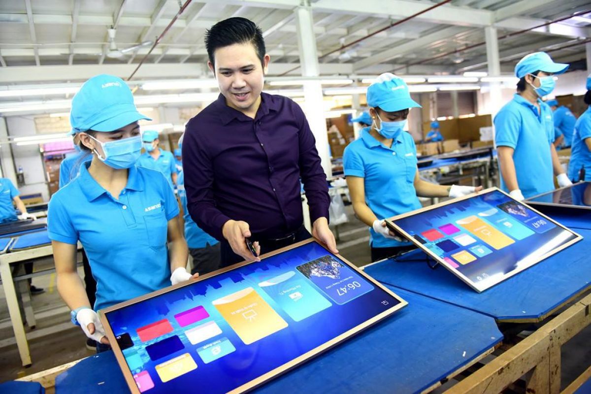 Hiện tại chưa có quy định rõ ràng về xác định xuất xứ, tỷ lệ bao nhiêu thì được xác định là hàng hoá xuất xứ ở Việt Nam, hàng hoá sản xuất ở Việt Nam.