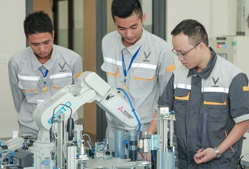 Tăng cường gắn kết chặt chẽ giữa Nhà nước - Nhà trường - doanh nghiệp trong các hoạt động giáo dục nghề nghiệp.
