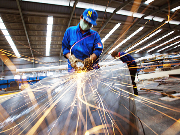 Việc lựa chọn phương pháp xác định chi phí sản xuất sản phẩm phù hợp sẽ giúp doanh nghiệp nâng cao năng lực cạnh tranh trên thị trường. Nguồn: internet