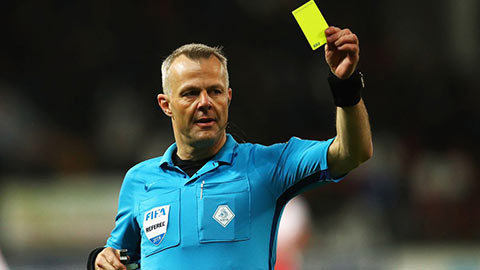 Bjorn Kuipers hiện là trọng tài giàu nhất thế giới. Ảnh: Internet.
