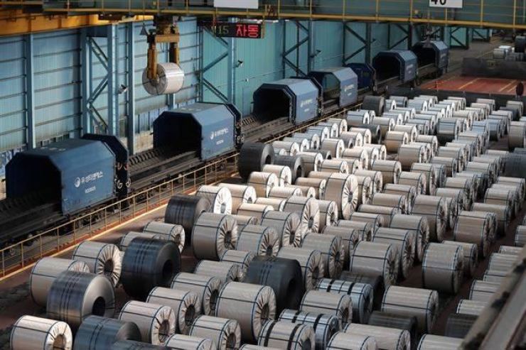  Các cuộn thép tấm của POSCO ở nhà máy thép Gwangyang, Hàn Quốc. Ảnh: Yonhap 